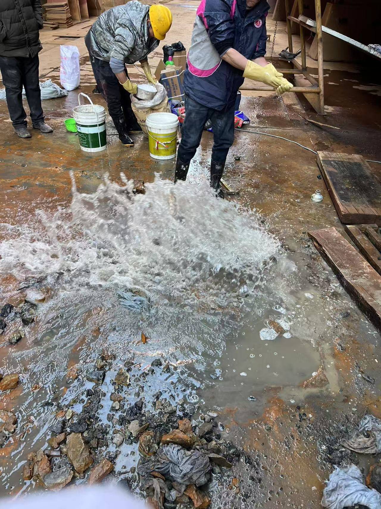 烟台栖霞隧道堵漏